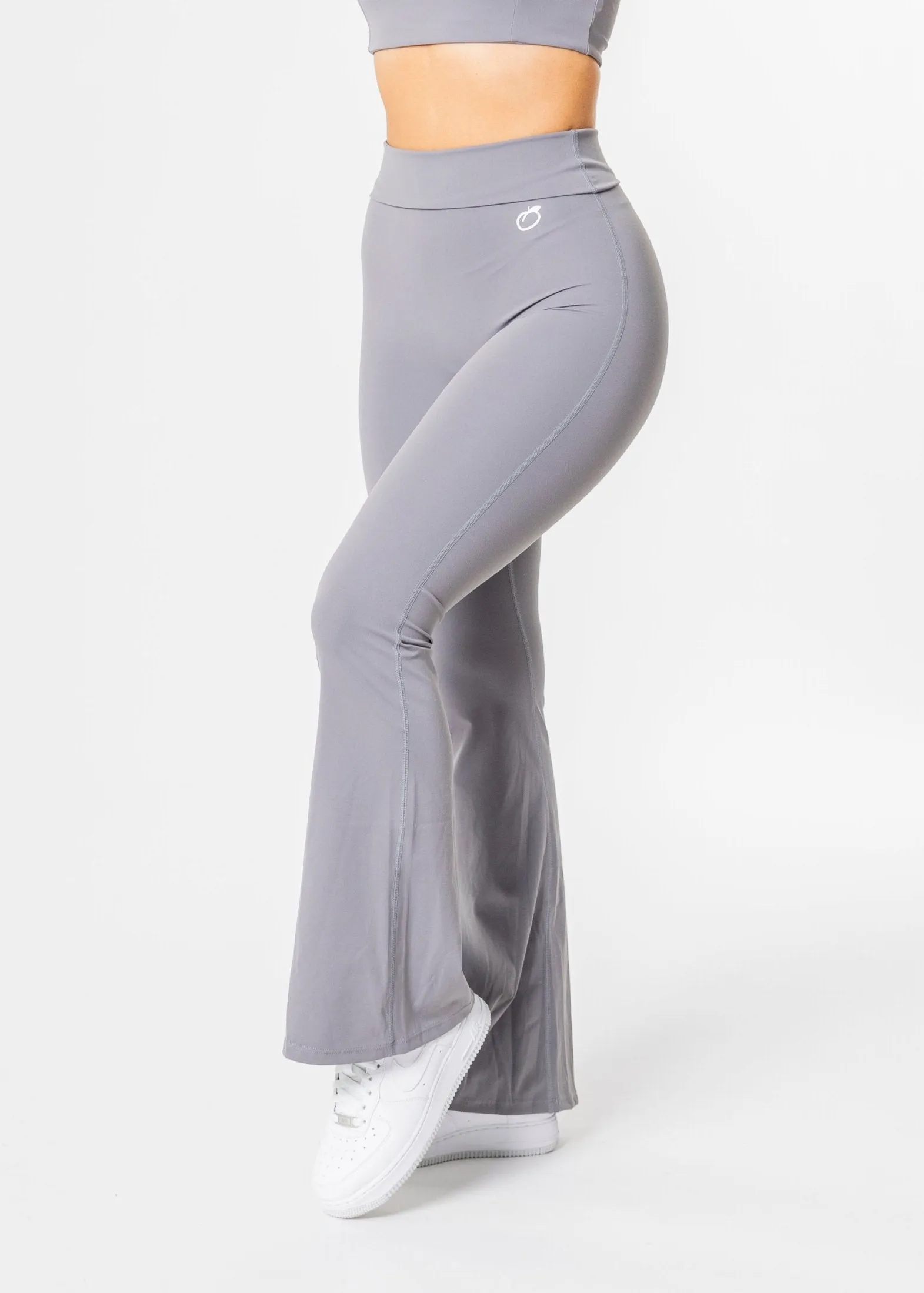 BREEZE Flared Leggings