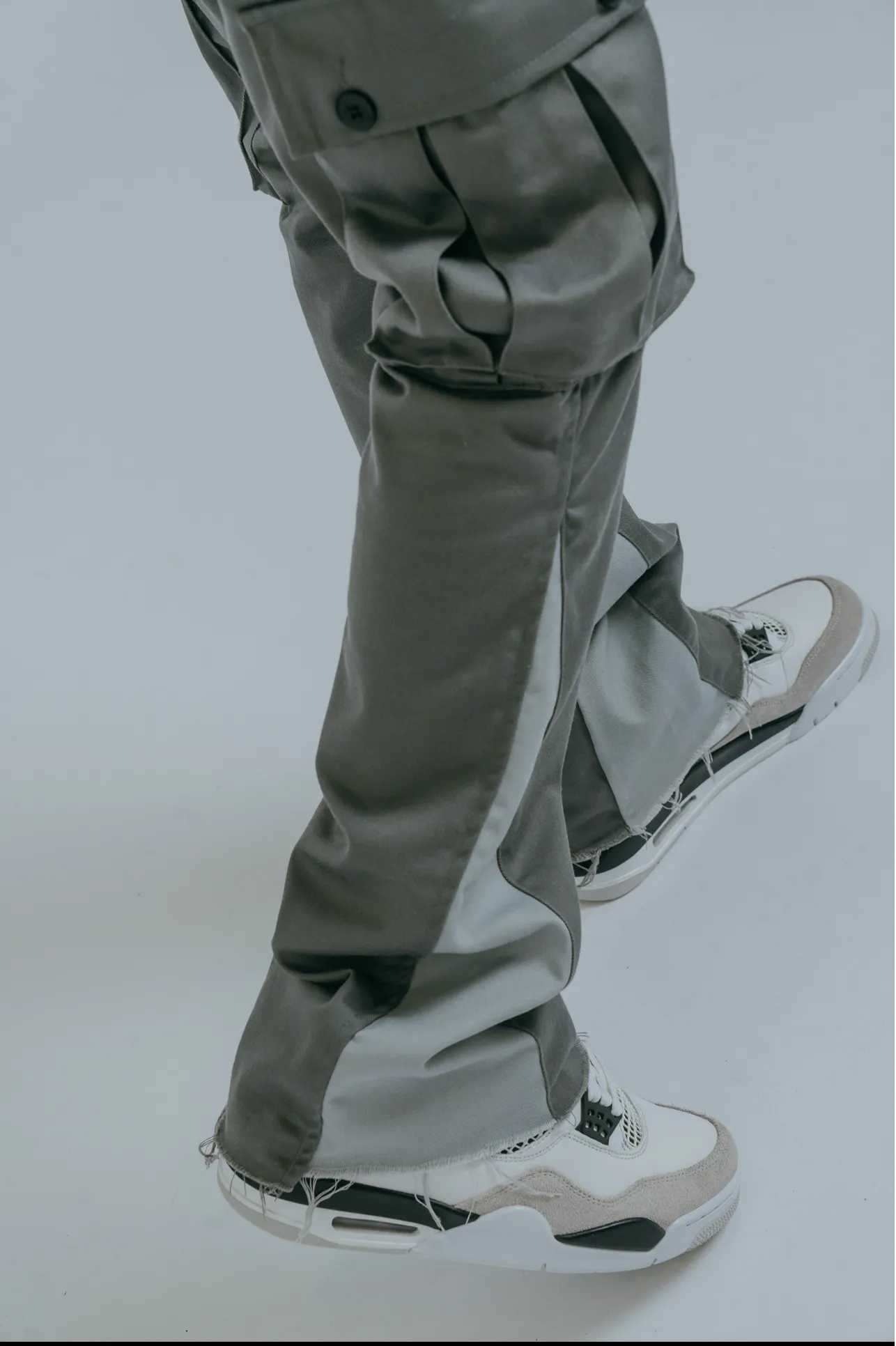 CARGO FLARE TROUSERS - GREY