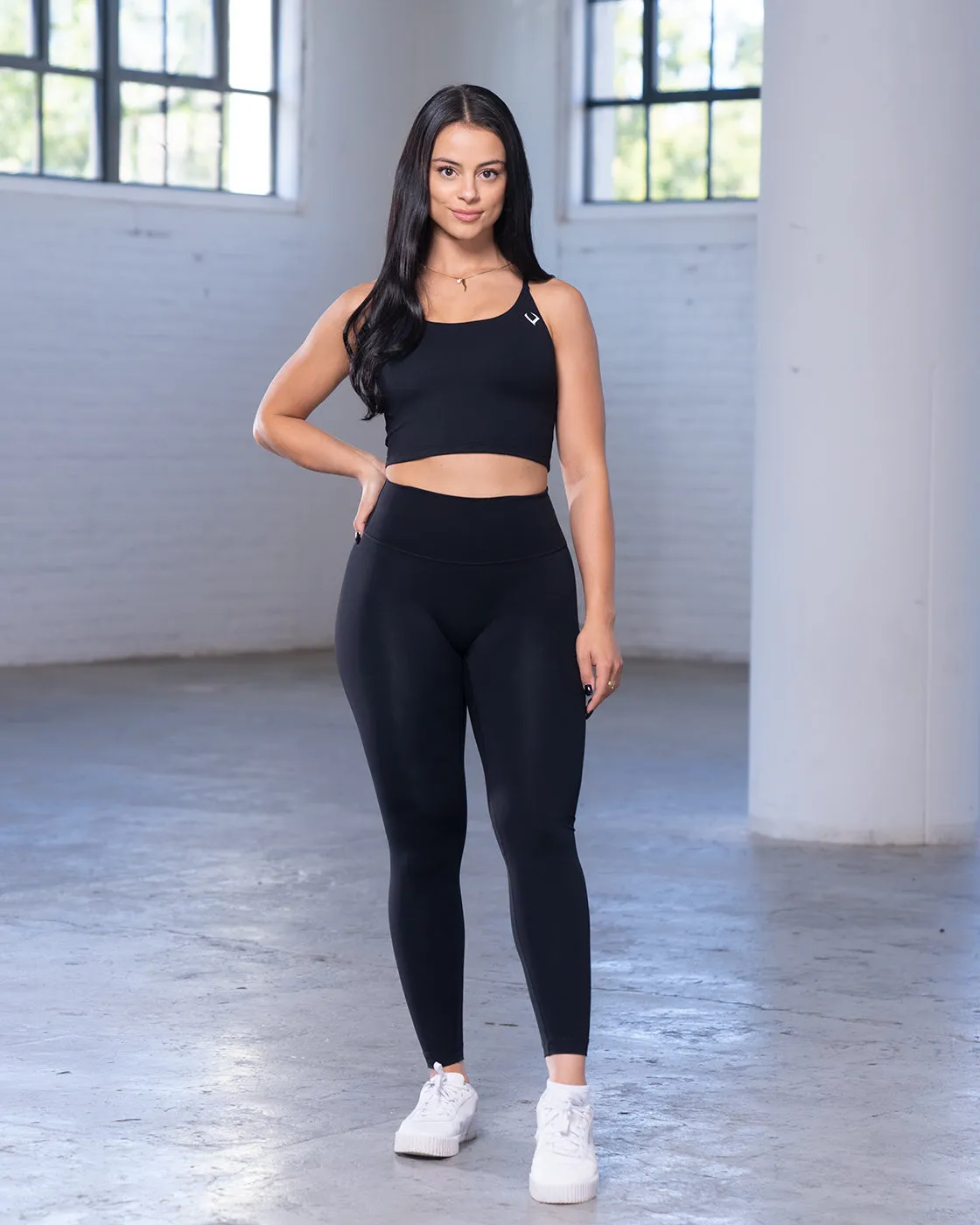 Elevate Black Crop