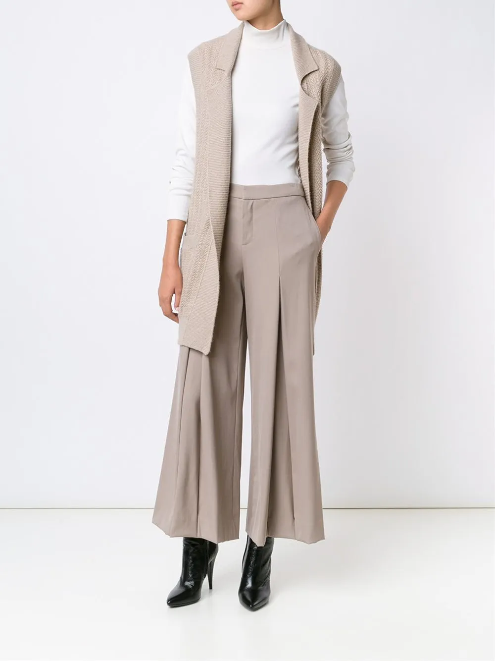 Flared pleated trousers