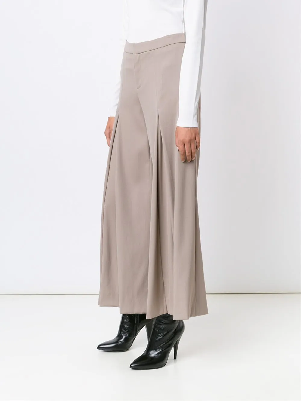 Flared pleated trousers