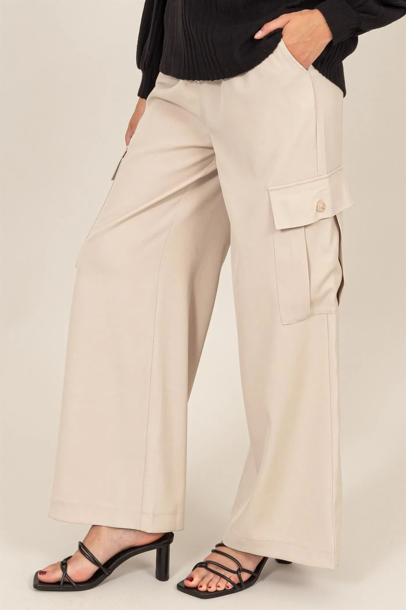 HF24A388-DRAWSTRING WIDE-LEG PANTS WITH POCKETS