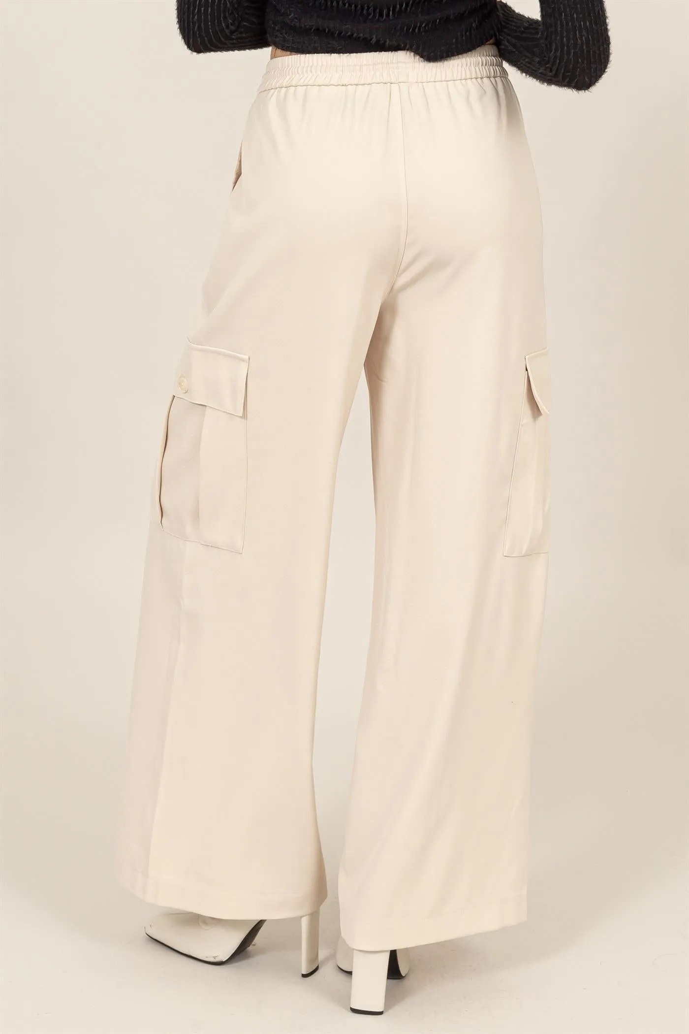 HF24A388-DRAWSTRING WIDE-LEG PANTS WITH POCKETS