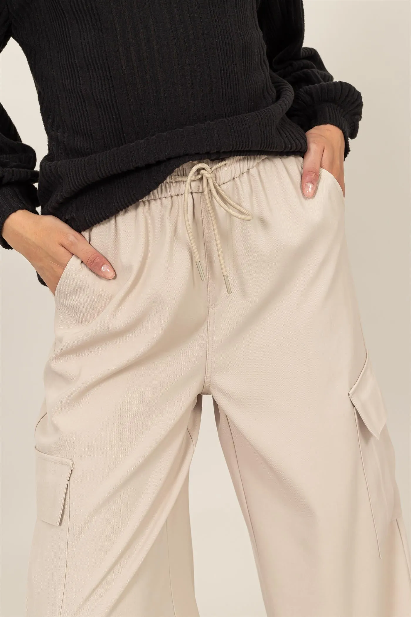 HF24A388-DRAWSTRING WIDE-LEG PANTS WITH POCKETS