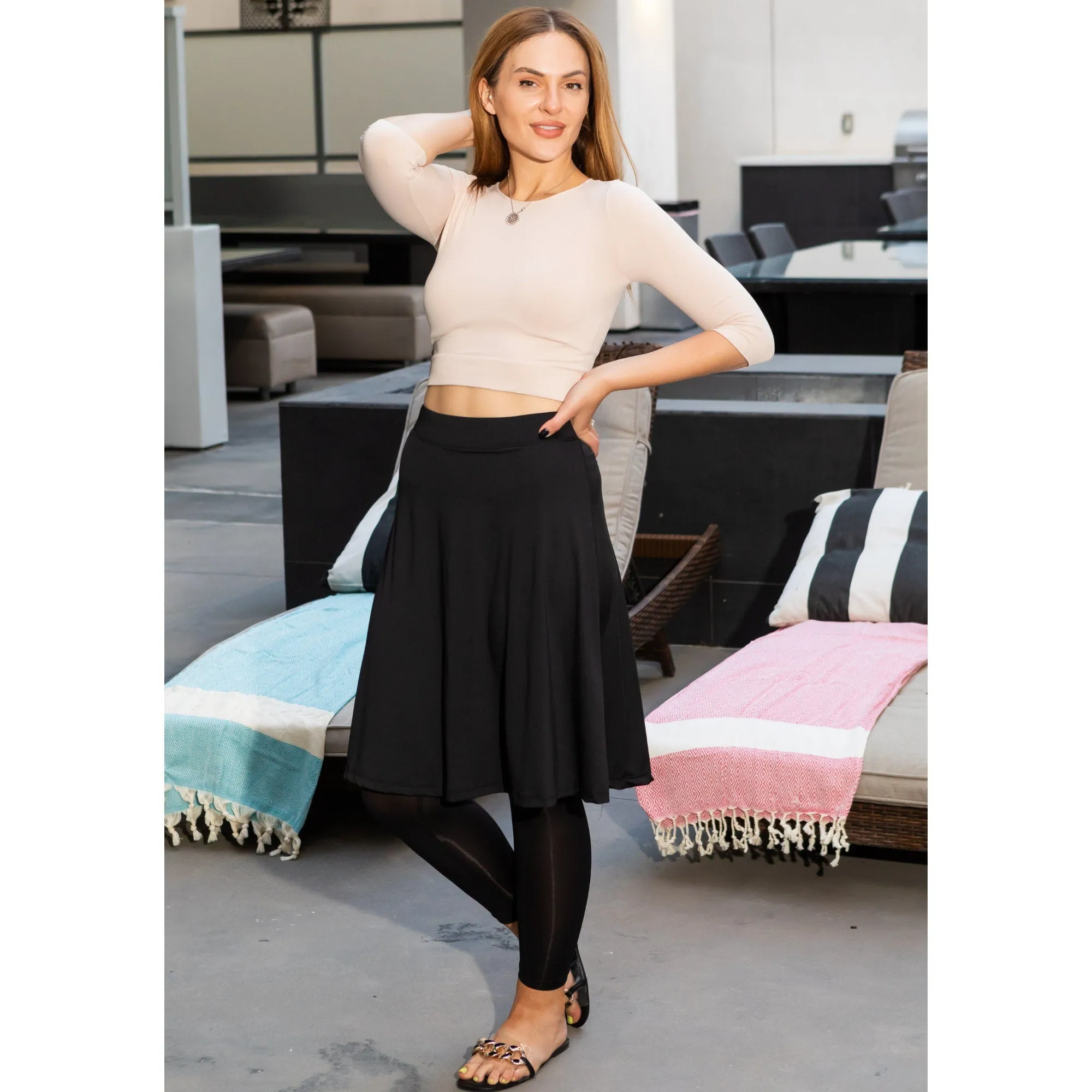 Leggings Knee Length Casual Skirt. Athletic Golf Workout Sports. Leggings with pockets. High waisted leggings w Skirt. SUPER LIGHTWEIGHT.