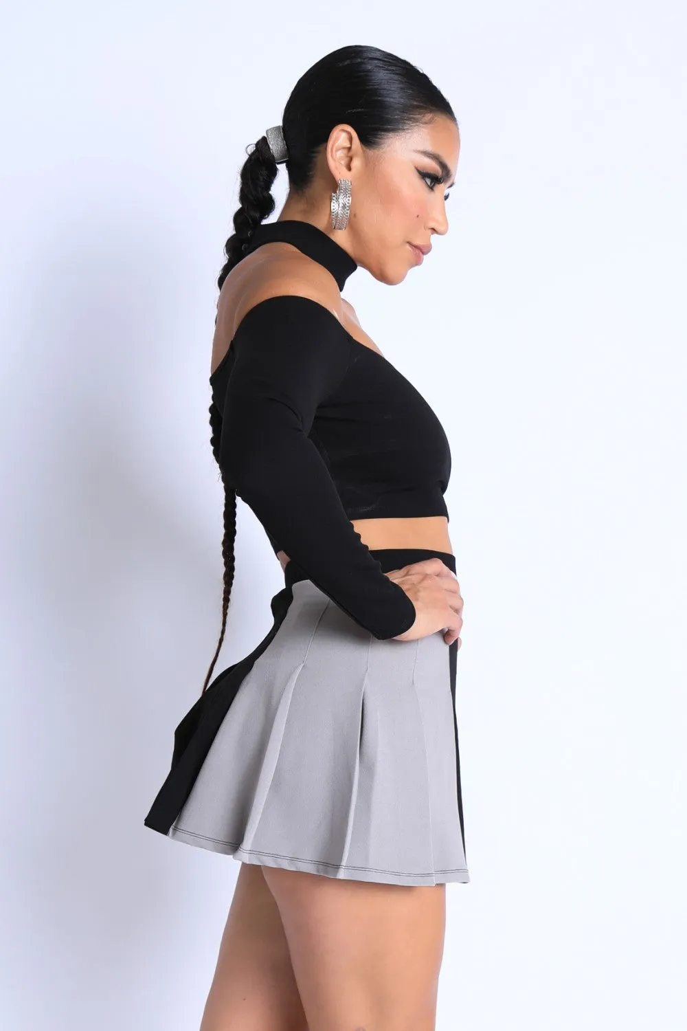 Long Sleeve Top w Choker Off-shoulder Pleated Skirt Set