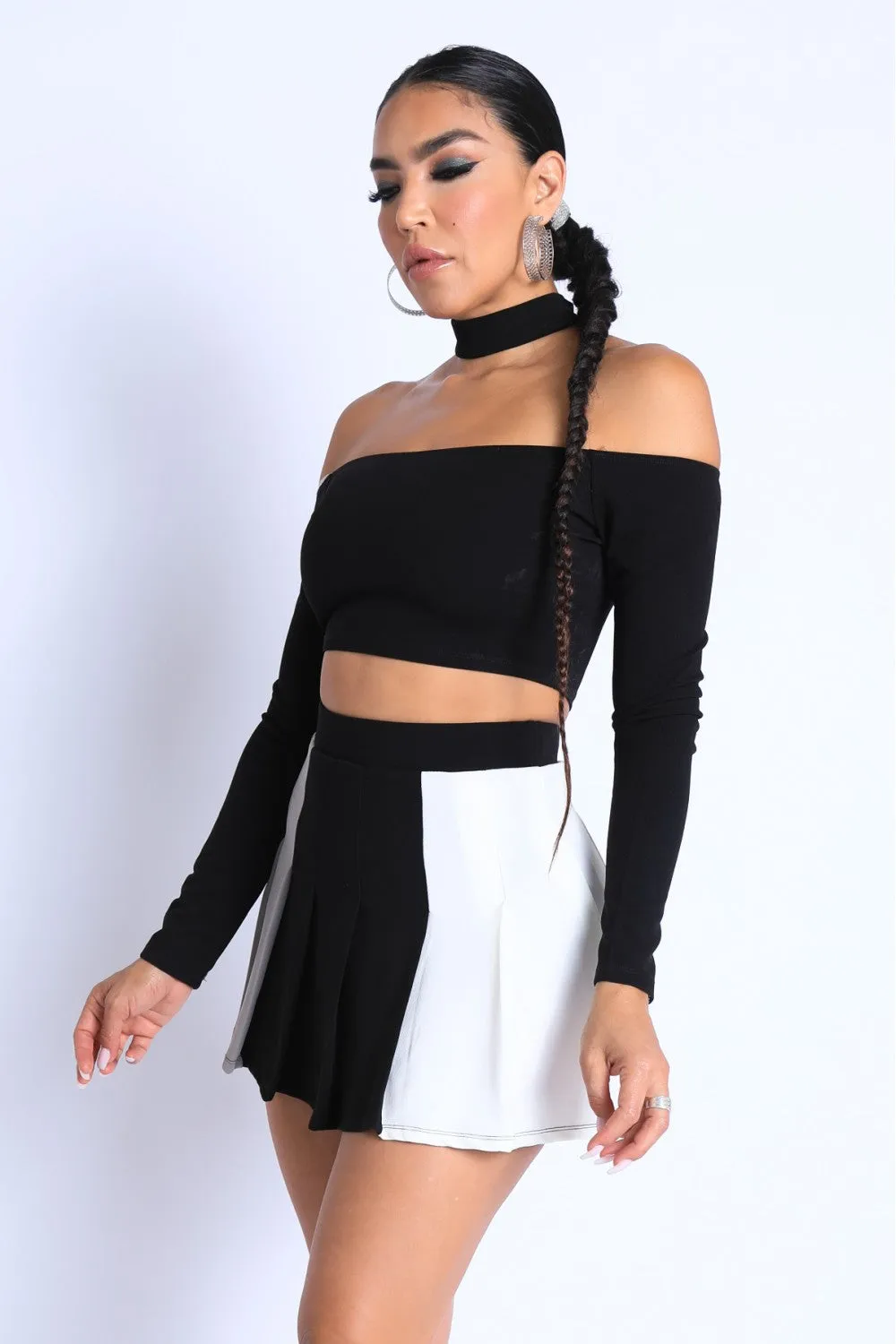 Long Sleeve Top w Choker Off-shoulder Pleated Skirt Set