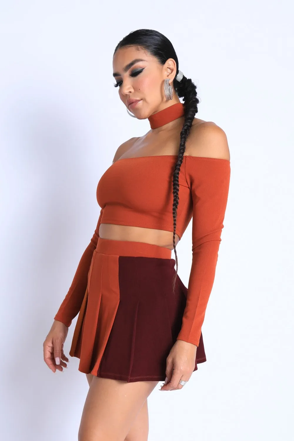 Long Sleeve Top w Choker Off-shoulder Pleated Skirt Set