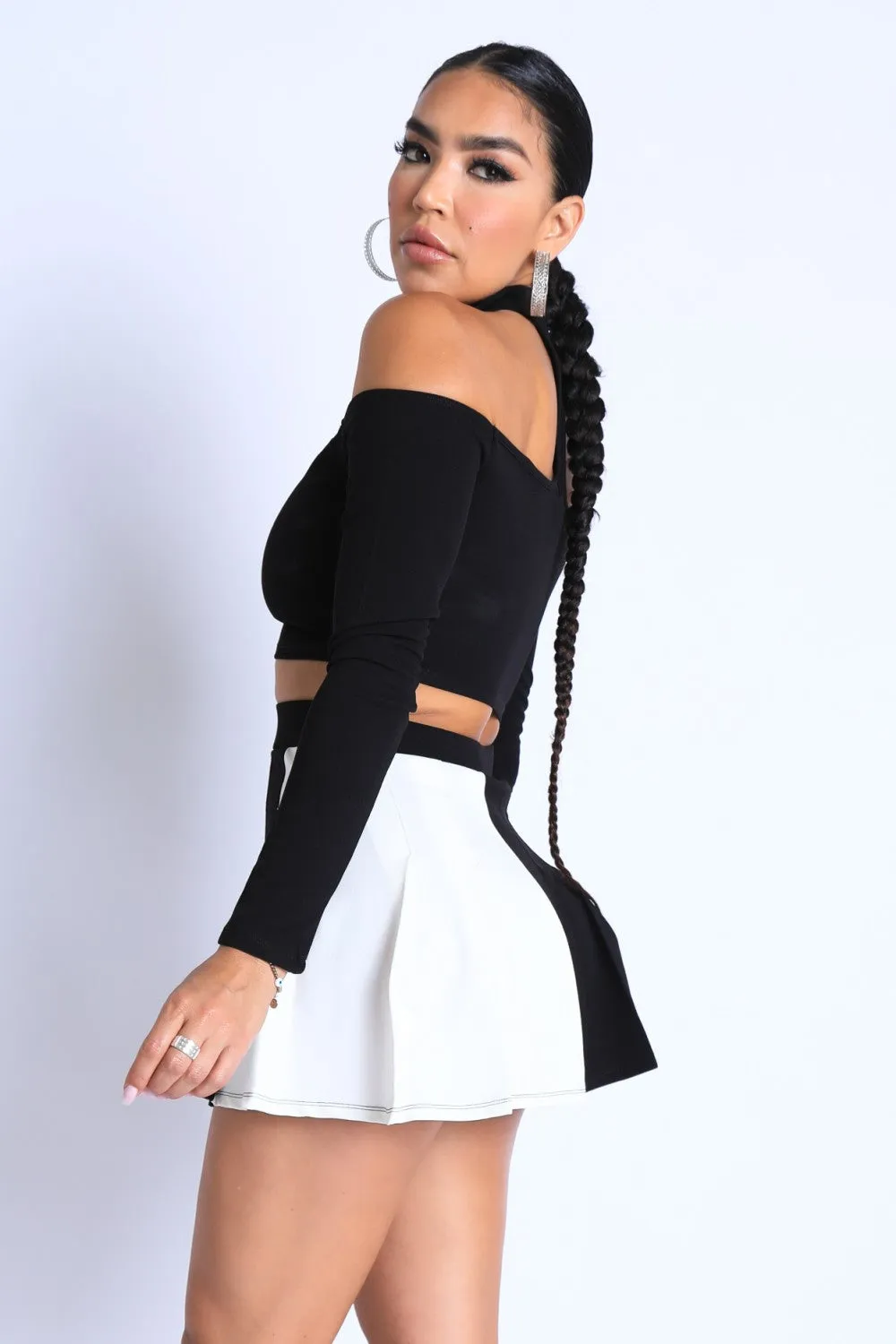 Long Sleeve Top w Choker Off-shoulder Pleated Skirt Set