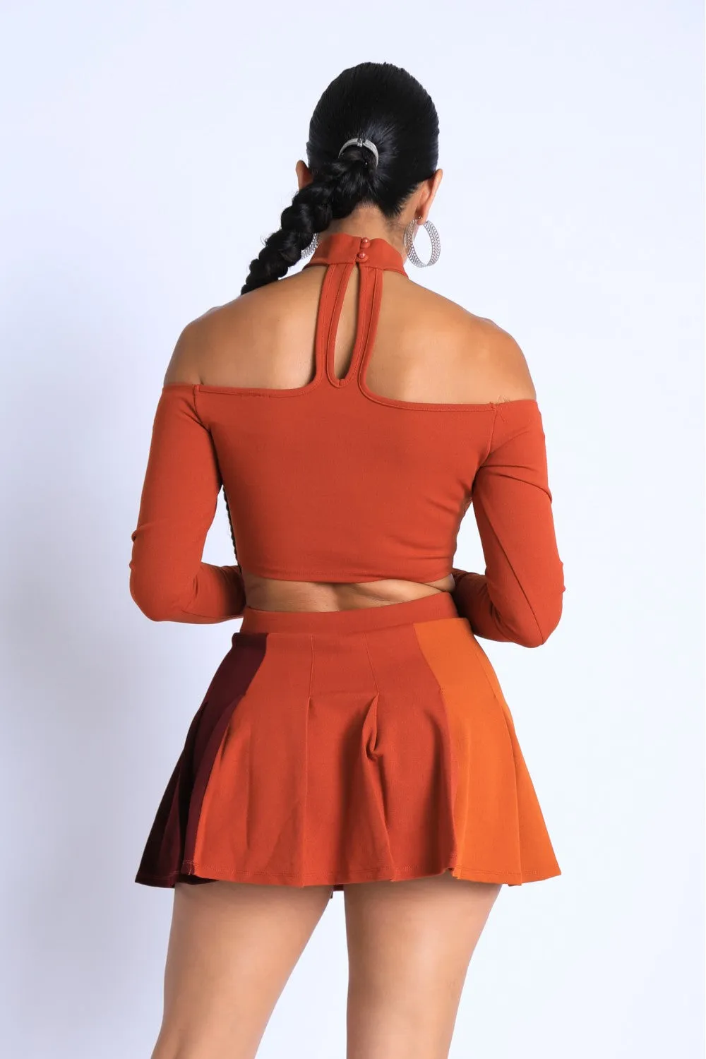 Long Sleeve Top w Choker Off-shoulder Pleated Skirt Set