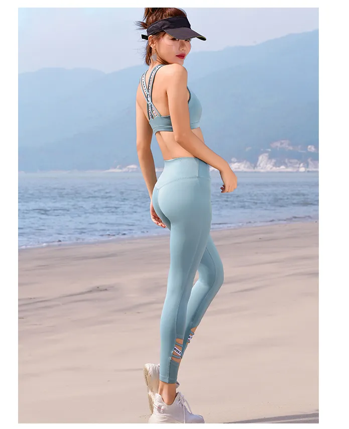 MIP ACTIVE STRAP DETAIL CROP LEGGINGS IN LIGHT BLUE