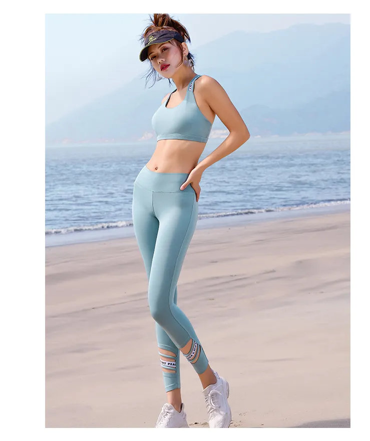 MIP ACTIVE STRAP DETAIL CROP LEGGINGS IN LIGHT BLUE