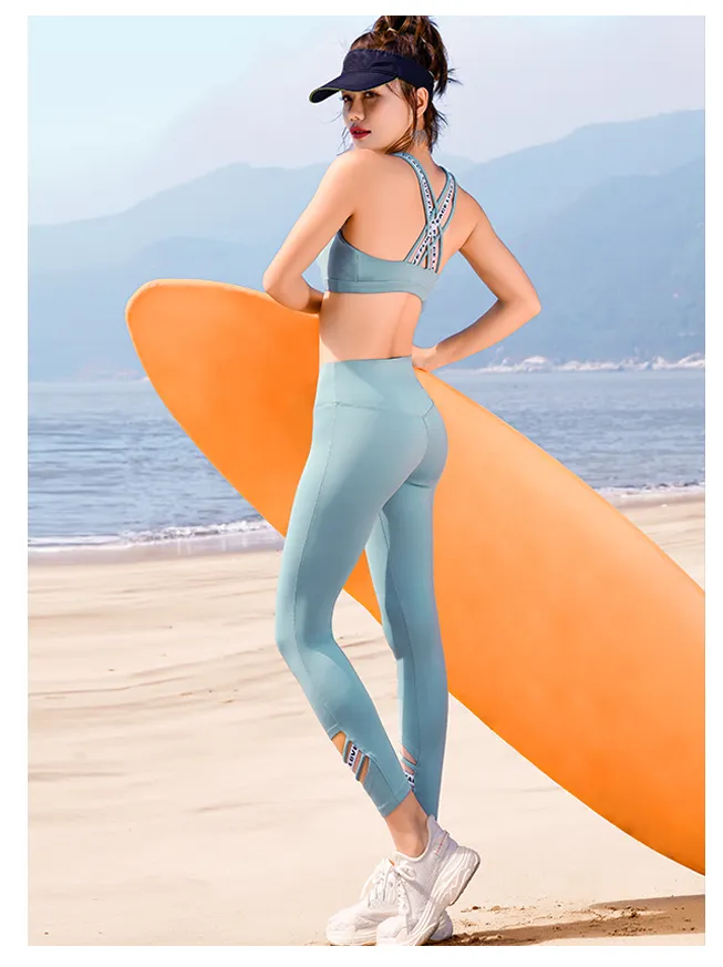 MIP ACTIVE STRAP DETAIL CROP LEGGINGS IN LIGHT BLUE