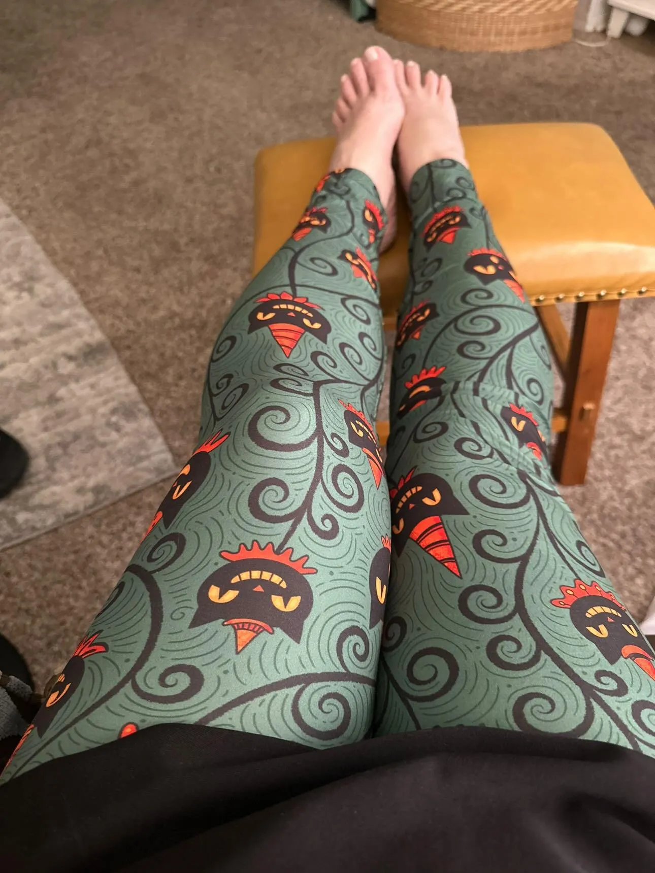 "Creeping Jack Vine" Black Vintage Cat (Johanna Parker Exclusive) - High-quality Handcrafted Vibrant Leggings