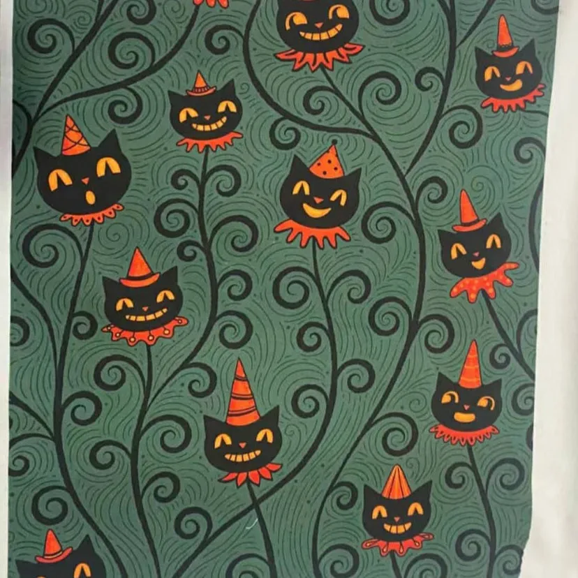 "Creeping Jack Vine" Black Vintage Cat (Johanna Parker Exclusive) - High-quality Handcrafted Vibrant Leggings