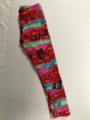 Red graffiti love legging