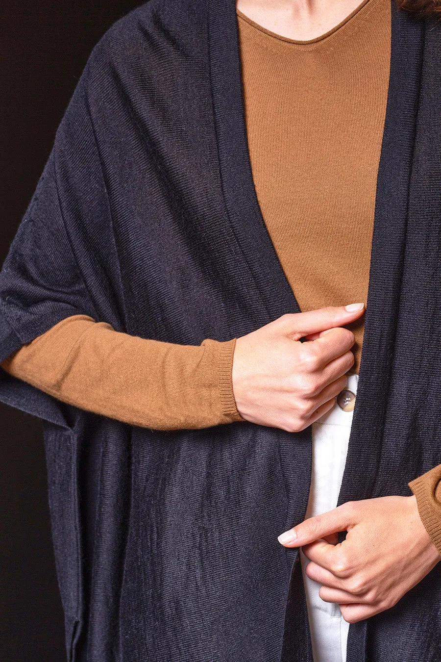 Tandem Cape Royal Alpaca Color Black