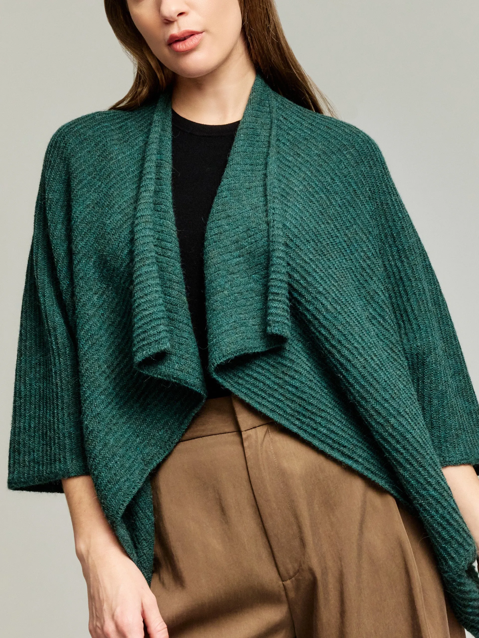 Tinaja Poncho Baby Alpaca Color Green