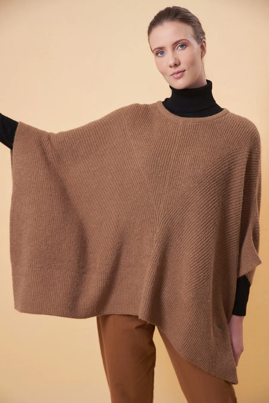 Under Poncho Baby Alpaca Color Camel