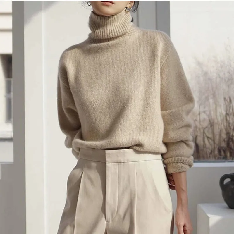 Women's Elegant Turtleneck Sweater | Ideal for Autumn/Winter